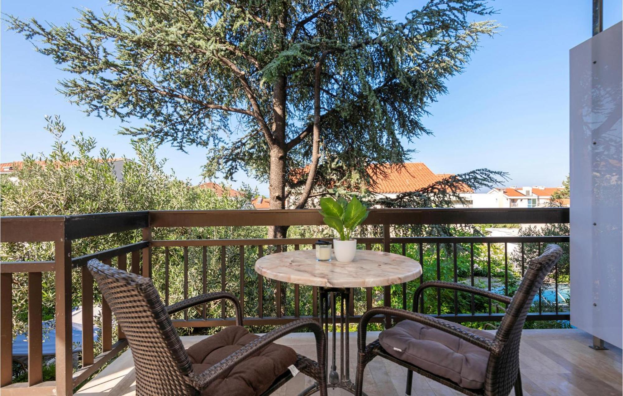 Awesome Apartment In Makarska With Wifi Bagian luar foto