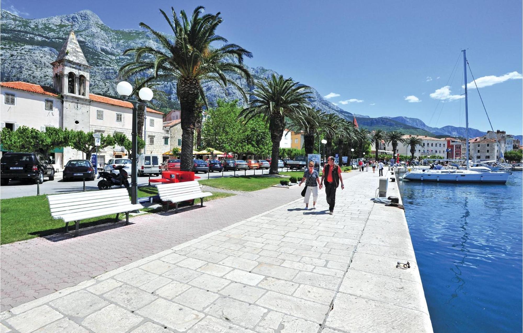 Awesome Apartment In Makarska With Wifi Bagian luar foto