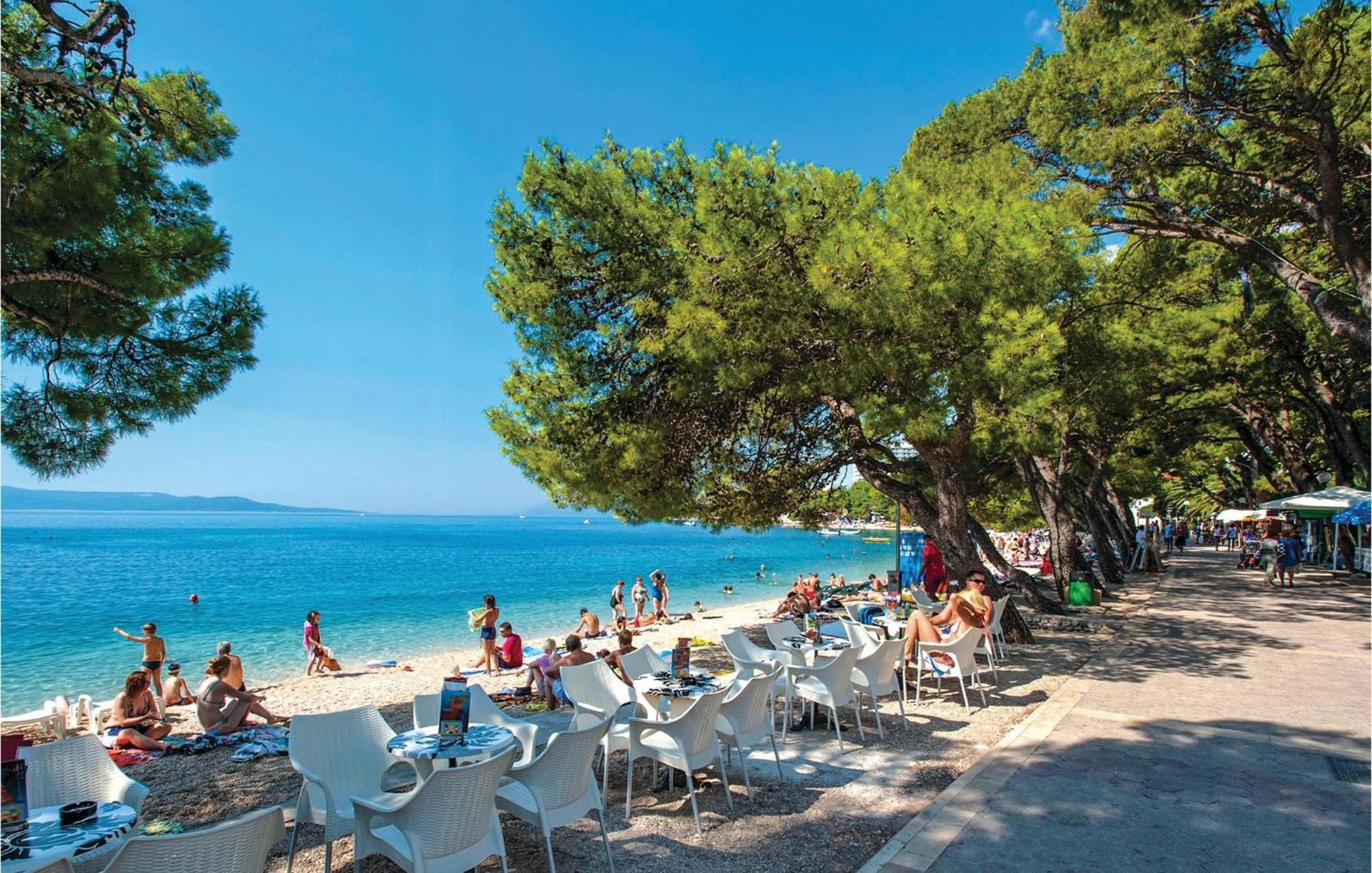 Awesome Apartment In Makarska With Wifi Bagian luar foto