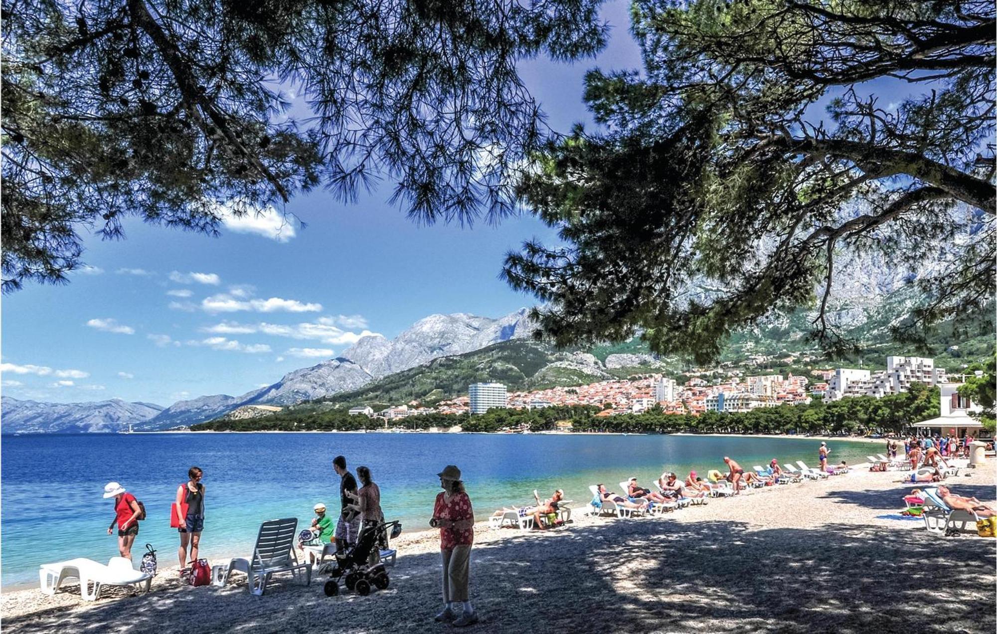 Awesome Apartment In Makarska With Wifi Bagian luar foto